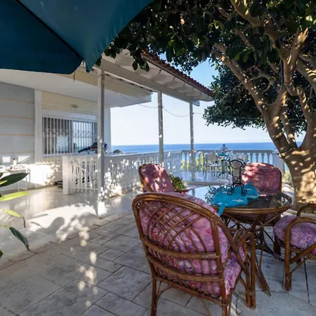 Pansion L'antic Πανσιόν