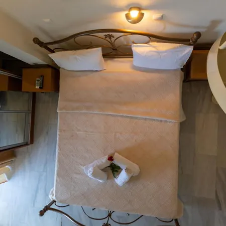 Pansion L'antic Πανσιόν 3*