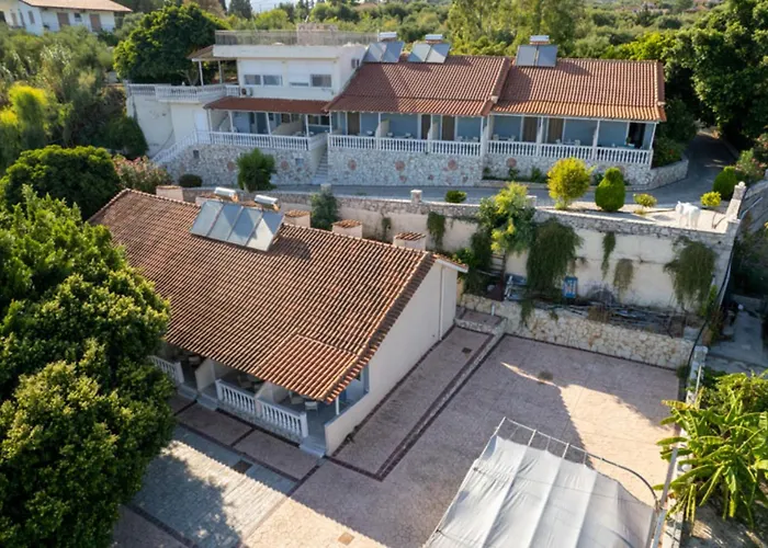 Pansion L'antic 3* Koróni